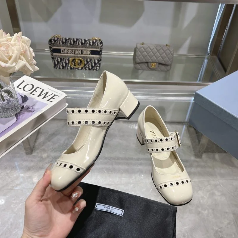 Durable Prada Heeled Shoes 35156