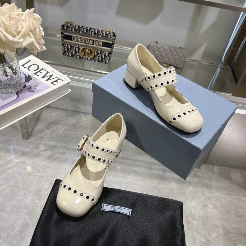 Durable Prada Heeled Shoes 35156