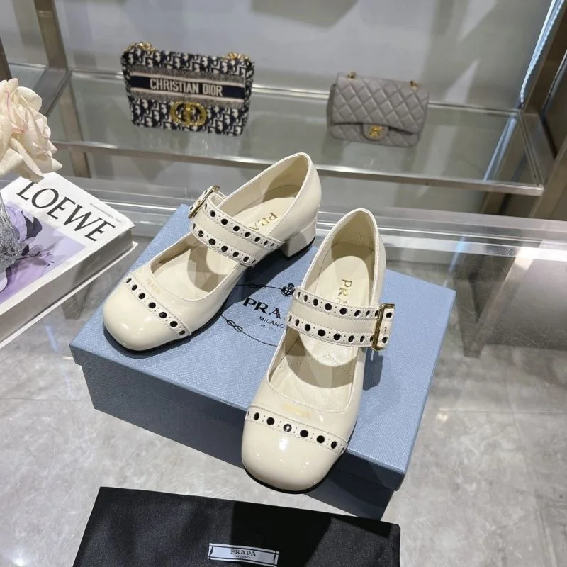 Durable Prada Heeled Shoes 35156