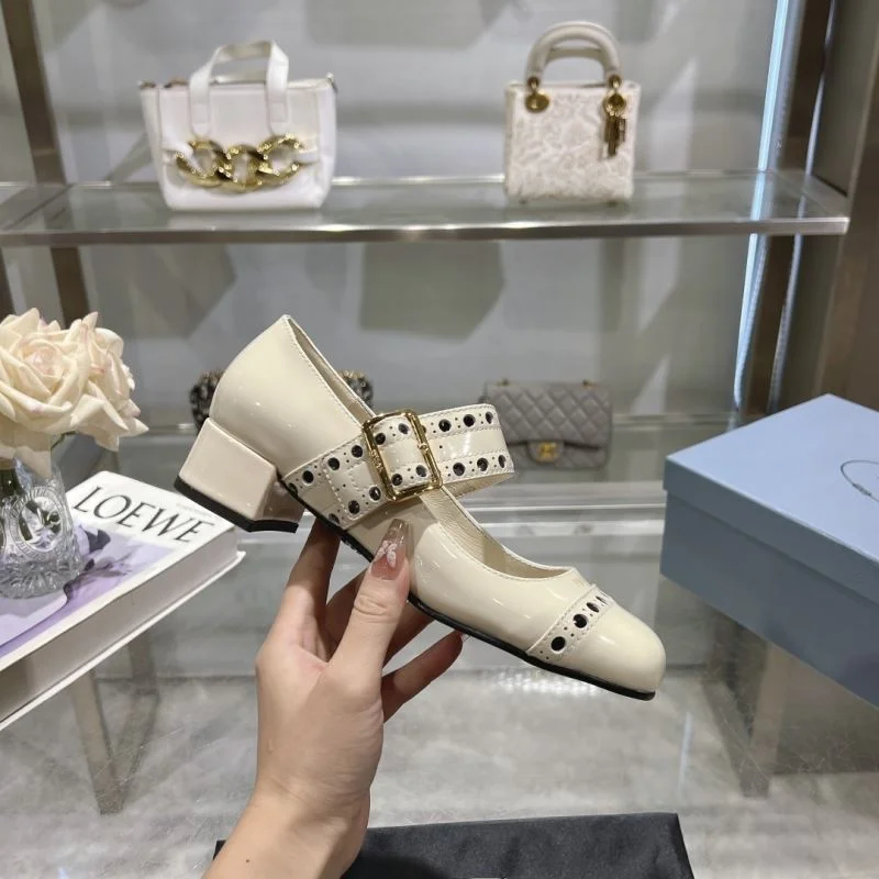 Durable Prada Heeled Shoes 35156