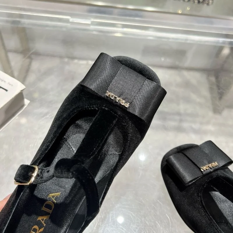 Modern Prada Heeled Shoes 35172