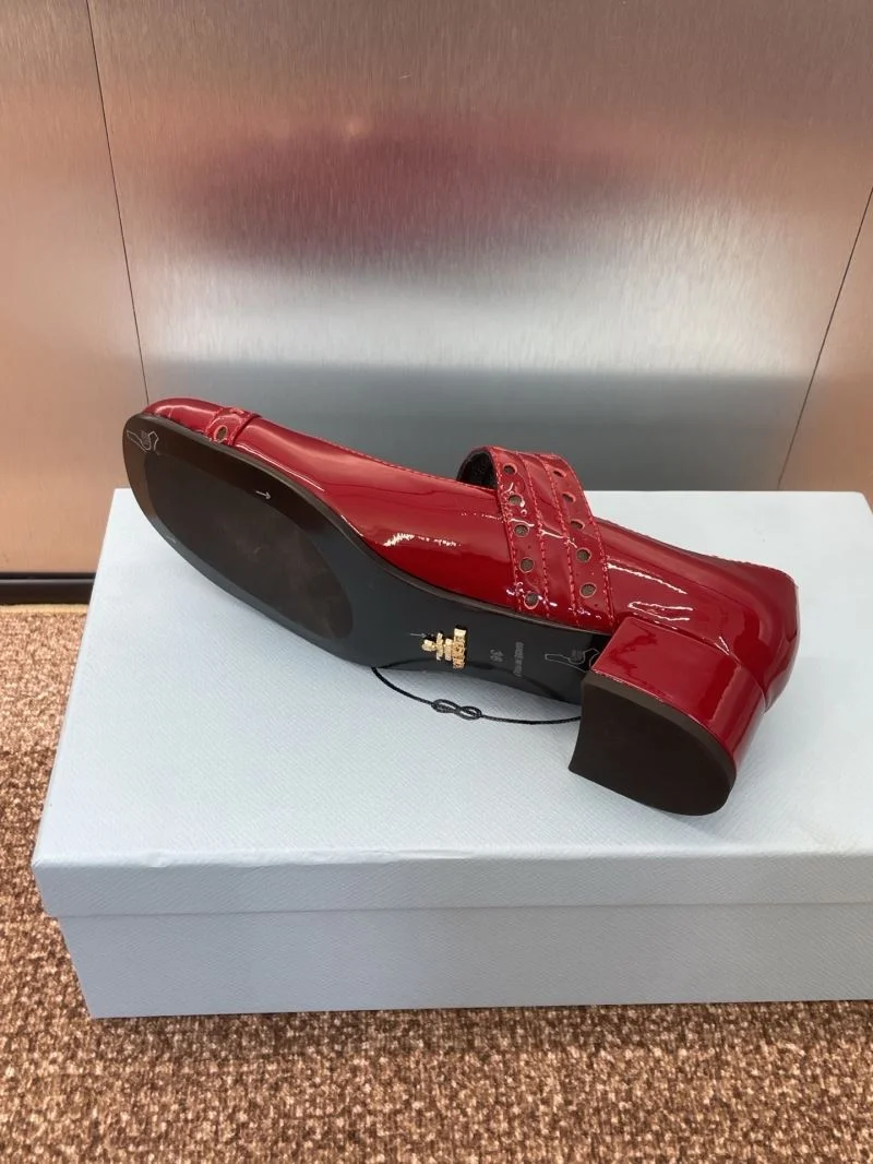 Effortless Prada Heeled Shoes 35147