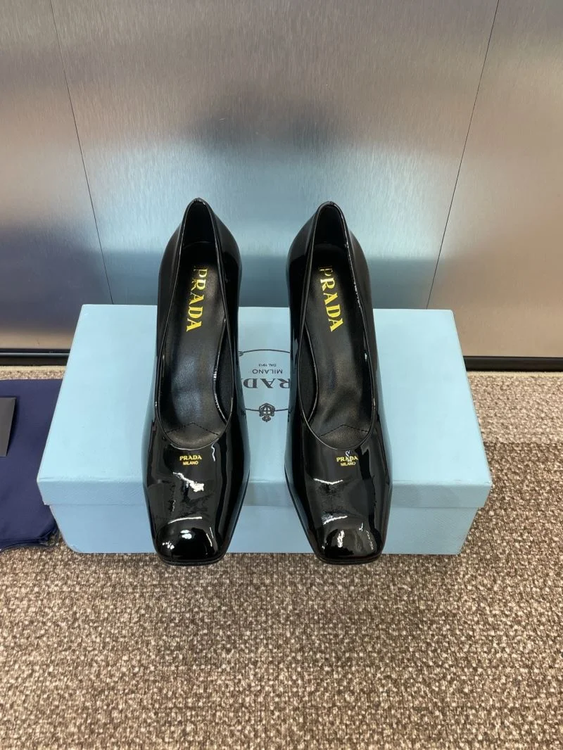 UrbanChic Prada Heeled Shoes 35142