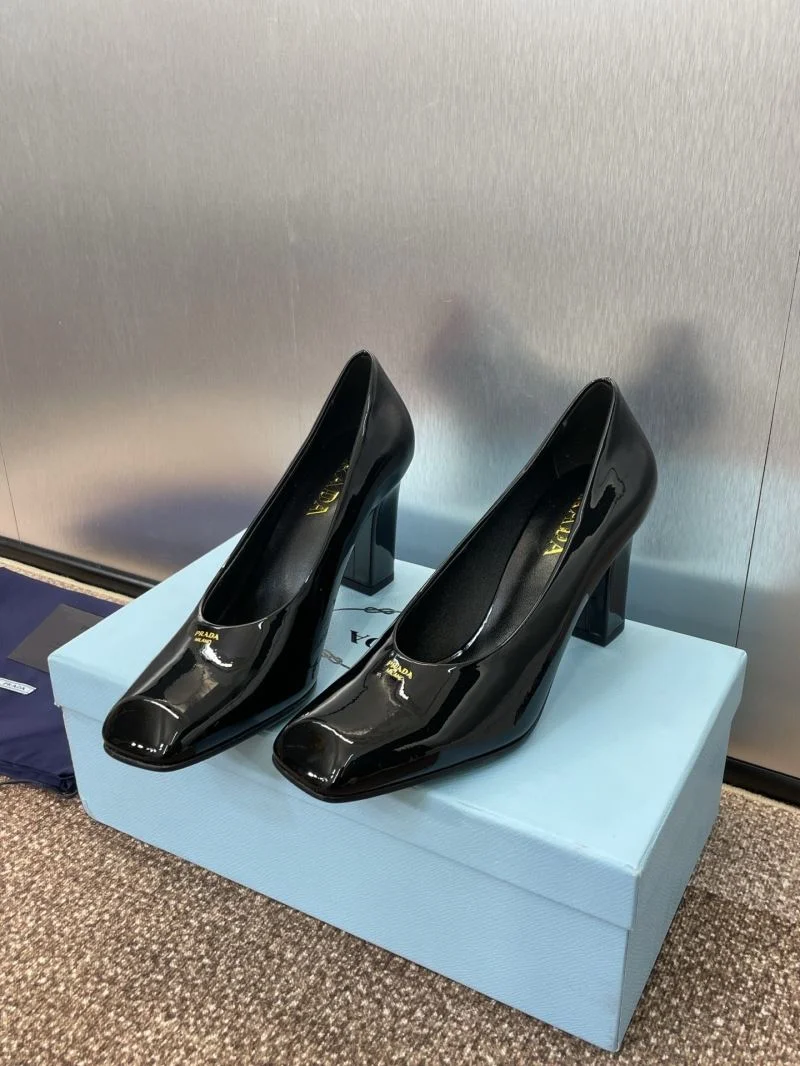 UrbanChic Prada Heeled Shoes 35142
