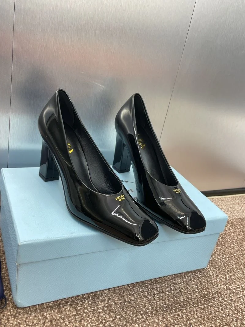 UrbanChic Prada Heeled Shoes 35142