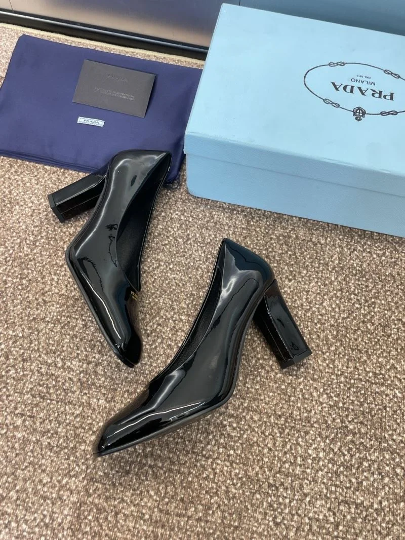 UrbanChic Prada Heeled Shoes 35142