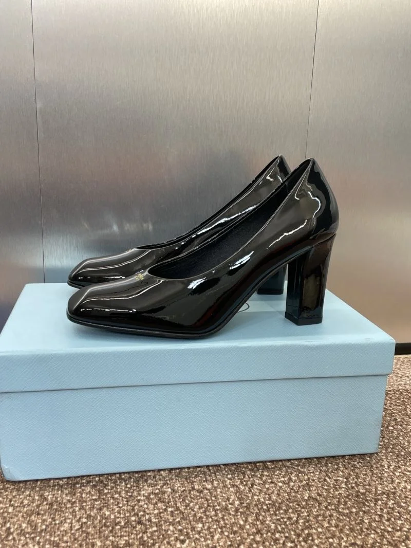 UrbanChic Prada Heeled Shoes 35142