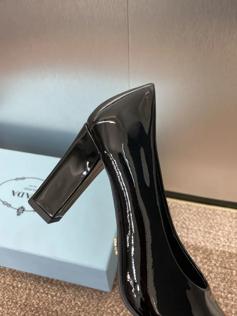 UrbanChic Prada Heeled Shoes 35142