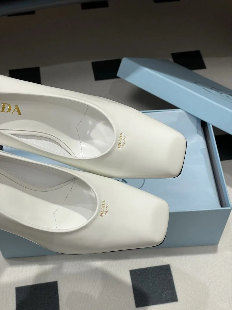 Original Prada Heeled Shoes 34882