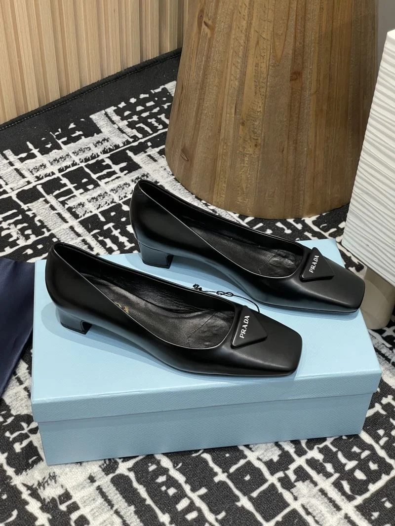 Durable Prada Heeled Shoes 34876
