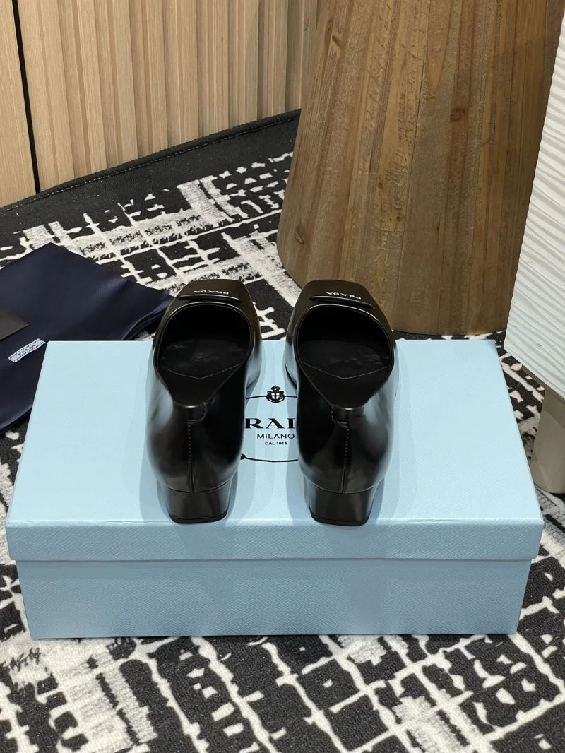 Durable Prada Heeled Shoes 34876