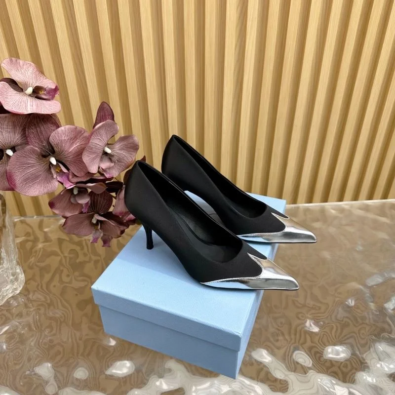 Minimalist Prada Heeled Shoes 34855