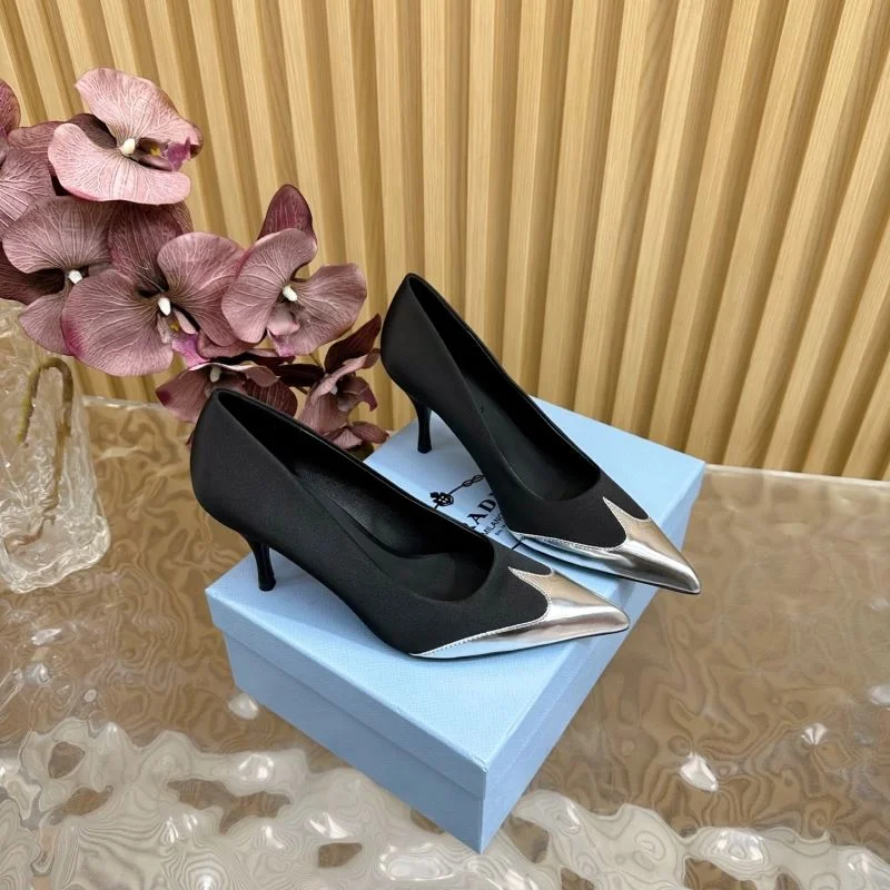 Minimalist Prada Heeled Shoes 34855