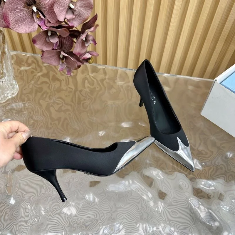 Minimalist Prada Heeled Shoes 34855