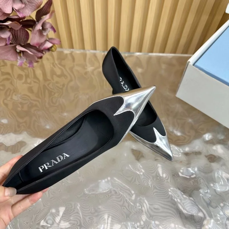 Minimalist Prada Heeled Shoes 34855
