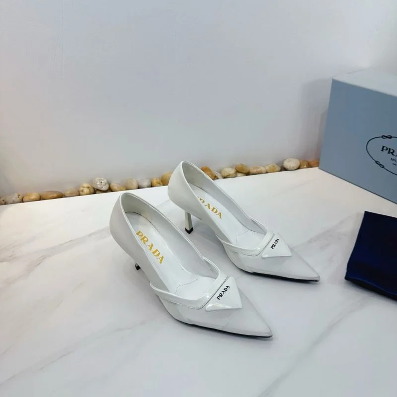 Fashionable Prada Heeled Shoes 34853
