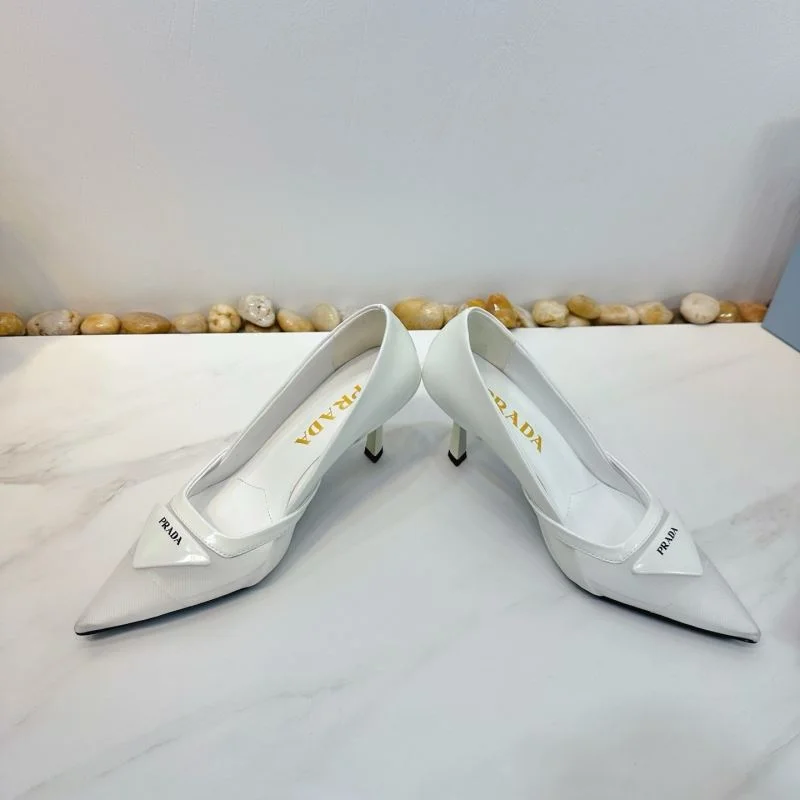 Fashionable Prada Heeled Shoes 34853