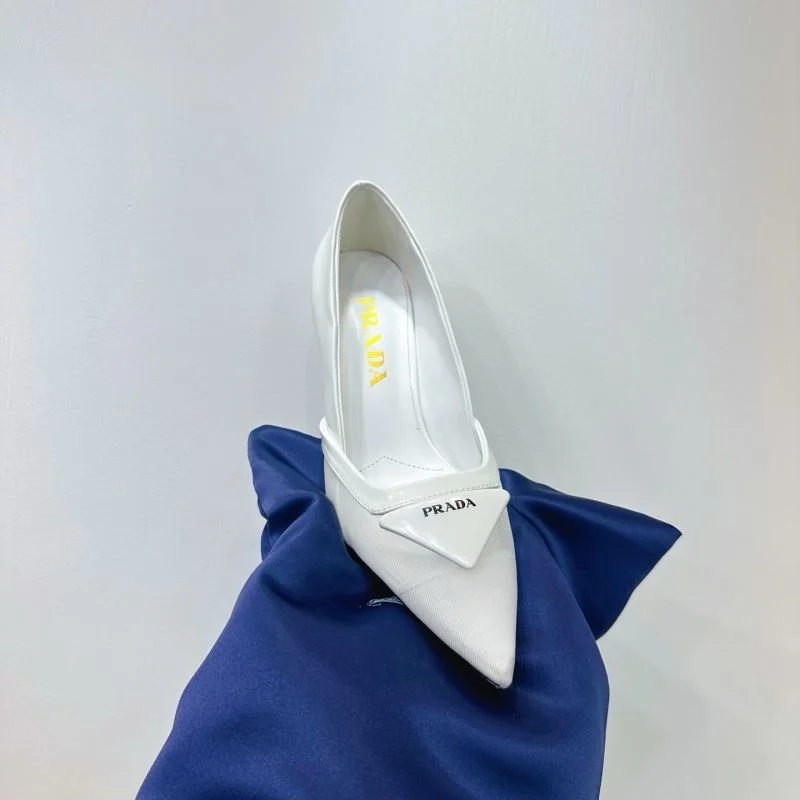 Fashionable Prada Heeled Shoes 34853
