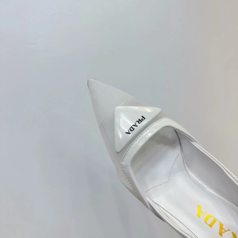 Fashionable Prada Heeled Shoes 34853