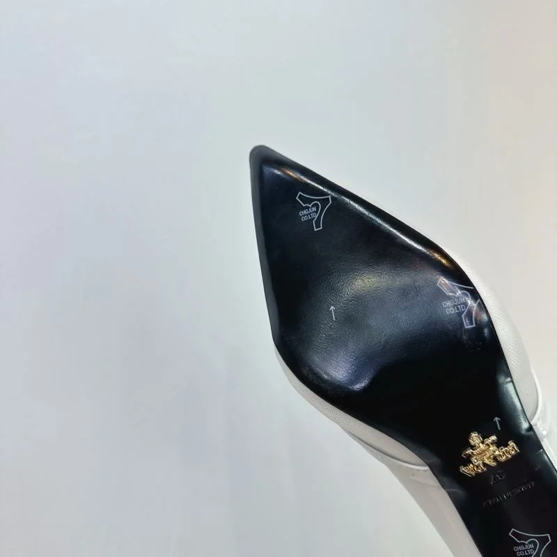 Fashionable Prada Heeled Shoes 34853