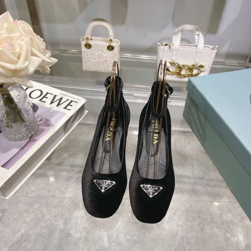 Prada Heeled Shoes Comfortable 34224
