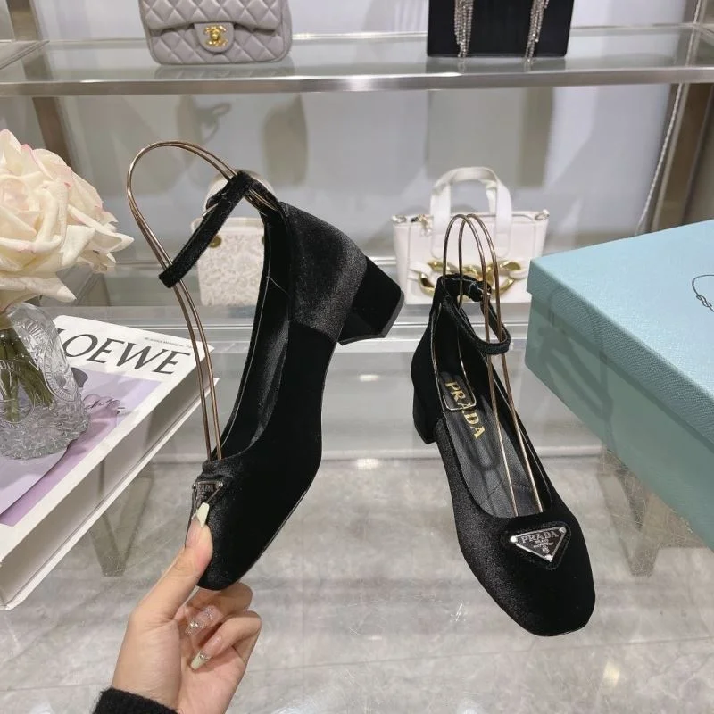 Prada Heeled Shoes Comfortable 34224