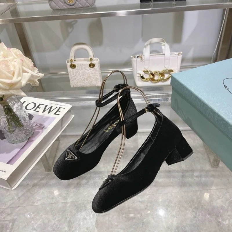 Prada Heeled Shoes Comfortable 34224