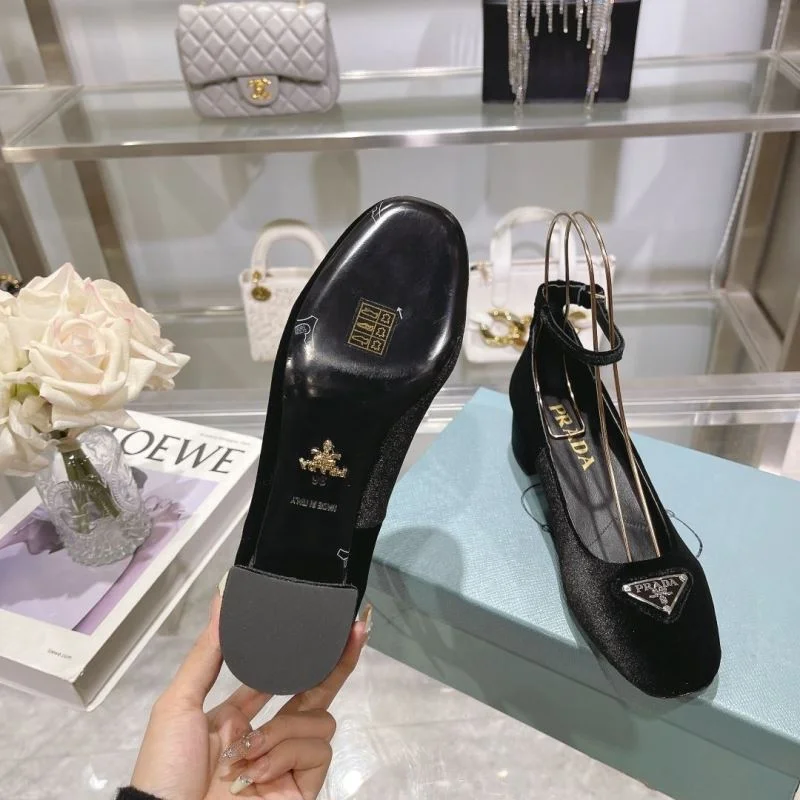 Prada Heeled Shoes Comfortable 34224