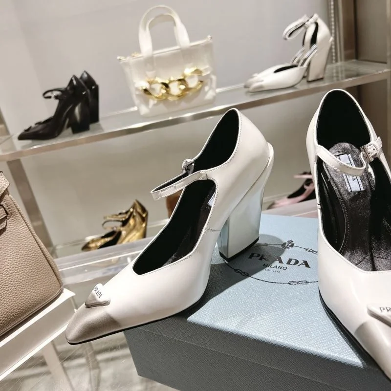 Casual Prada Heeled Shoes 34223