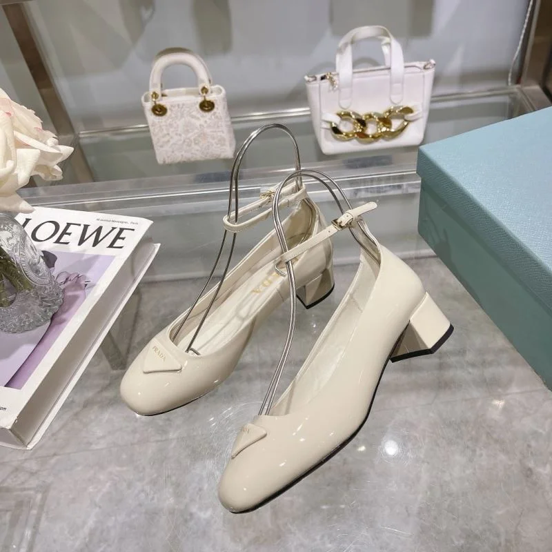 Practical Prada Heeled Shoes 34226