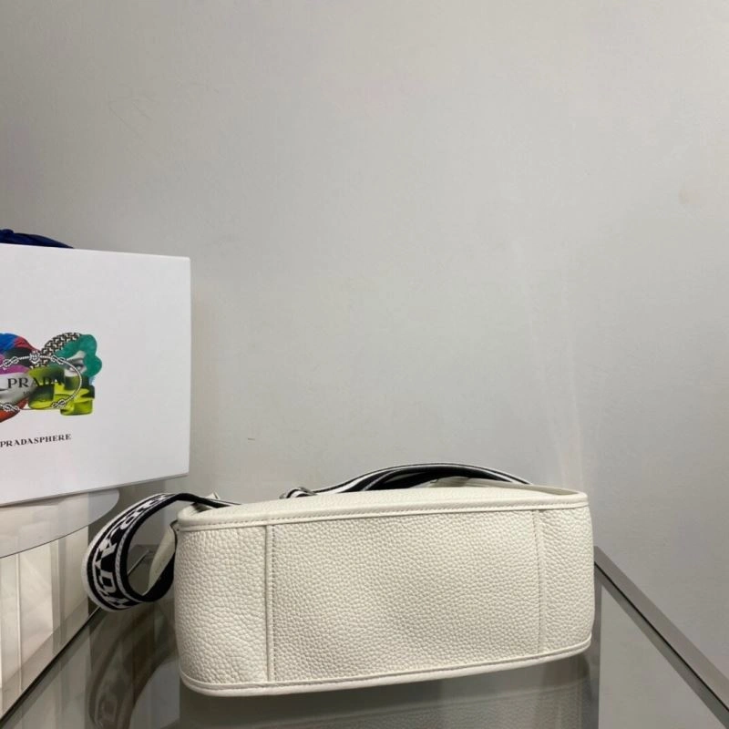 Prada Hobo Bags Versatile 75205