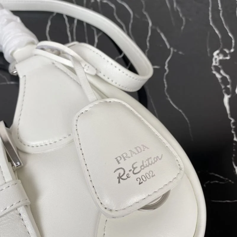 Prada Hobo Bags ZipUp 37737