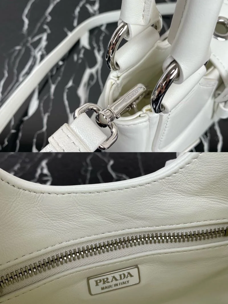 Prada Hobo Bags ZipUp 37737