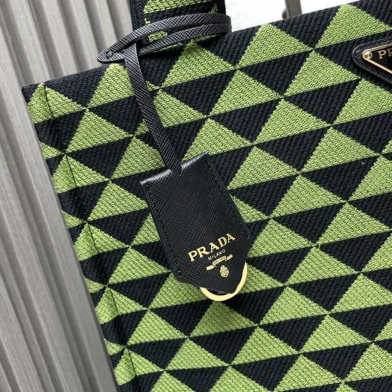WellDesigned Prada Hobo Bags 75145