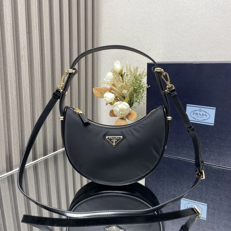 WellDesigned Prada Hobo Bags 75161
