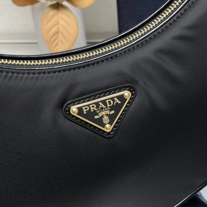 WellDesigned Prada Hobo Bags 75161