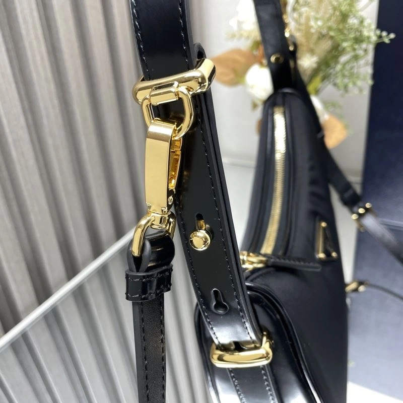 WellDesigned Prada Hobo Bags 75161