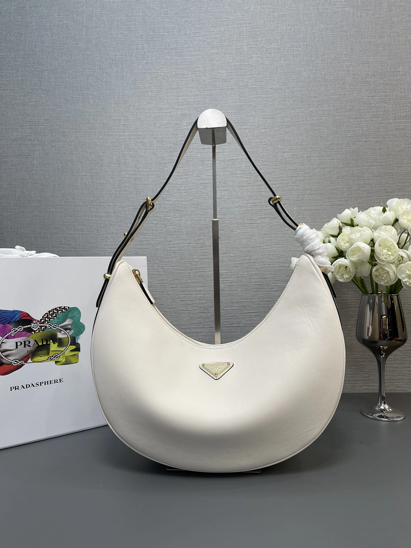 Modern Prada Hobo Bags 71664