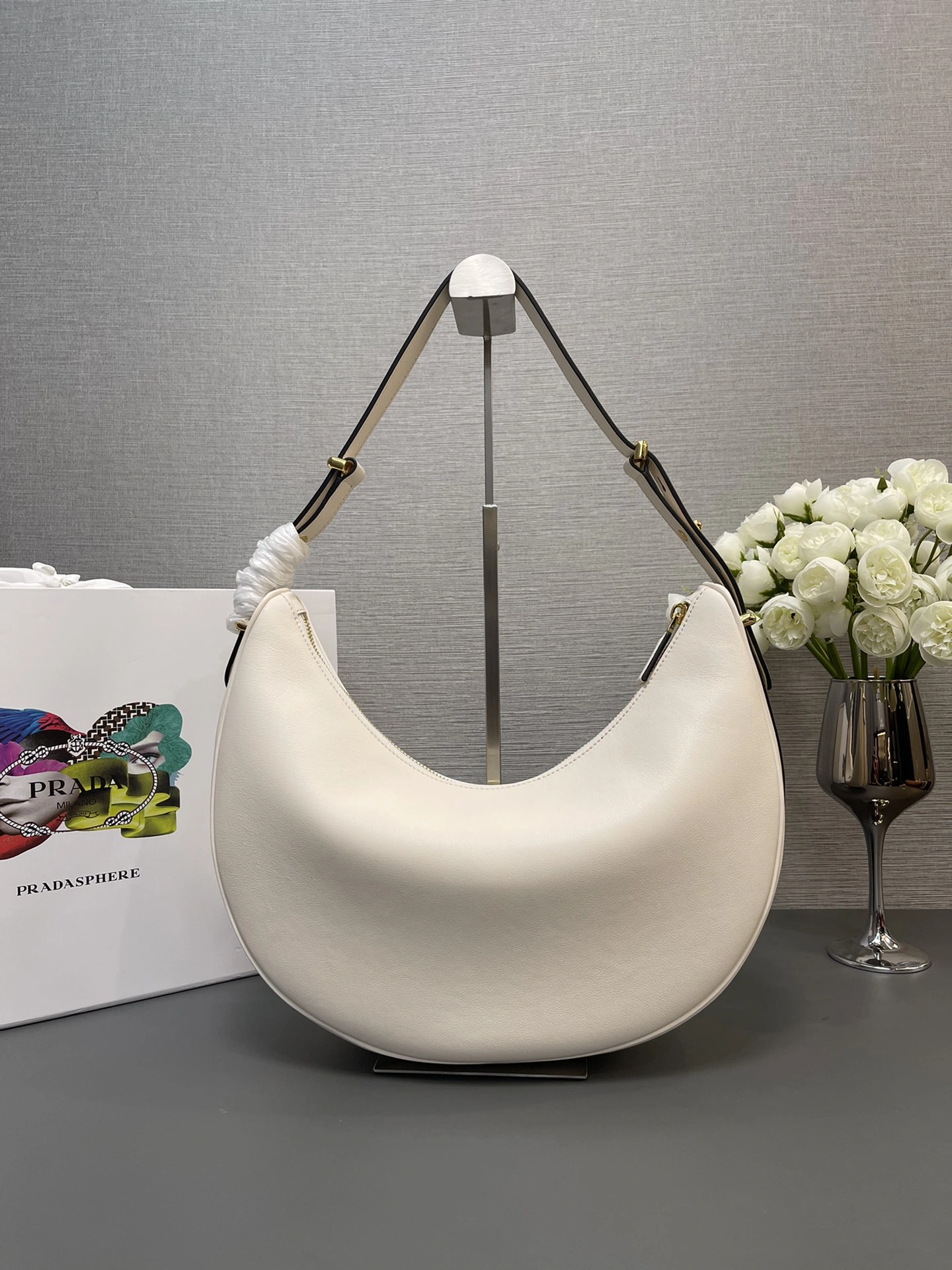 Modern Prada Hobo Bags 71664