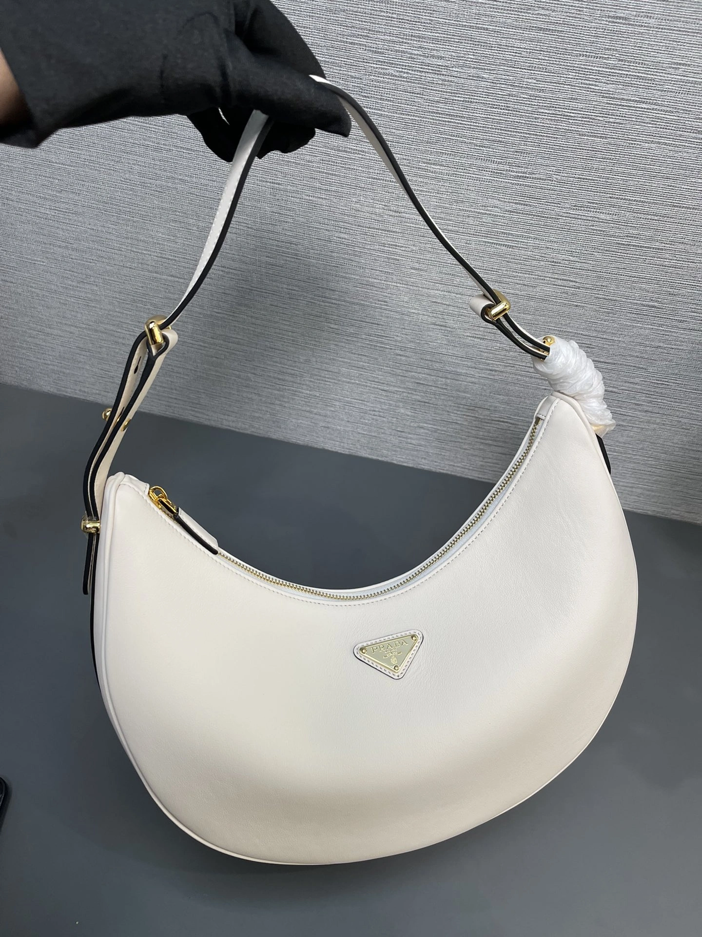 Modern Prada Hobo Bags 71664