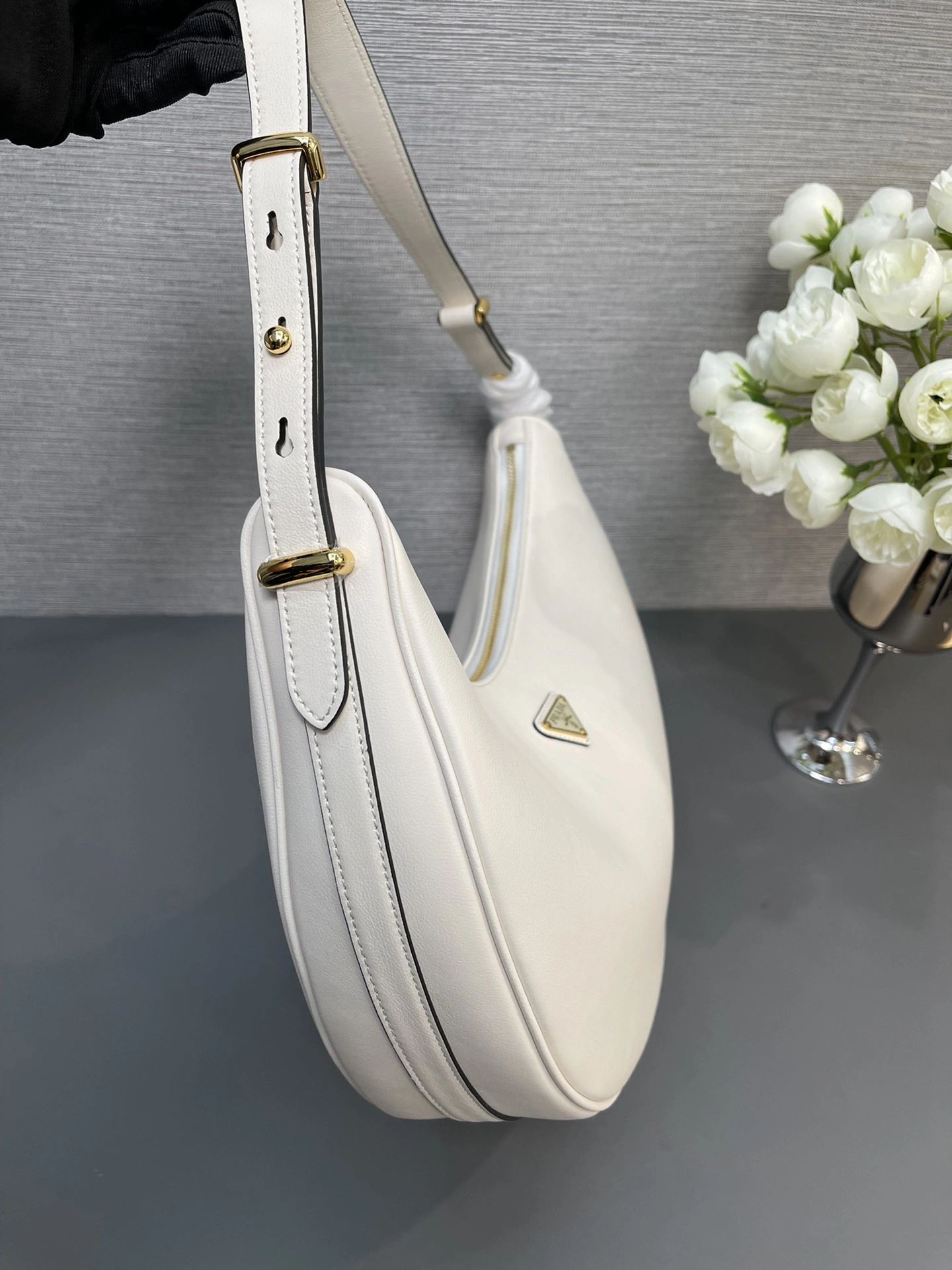 Modern Prada Hobo Bags 71664