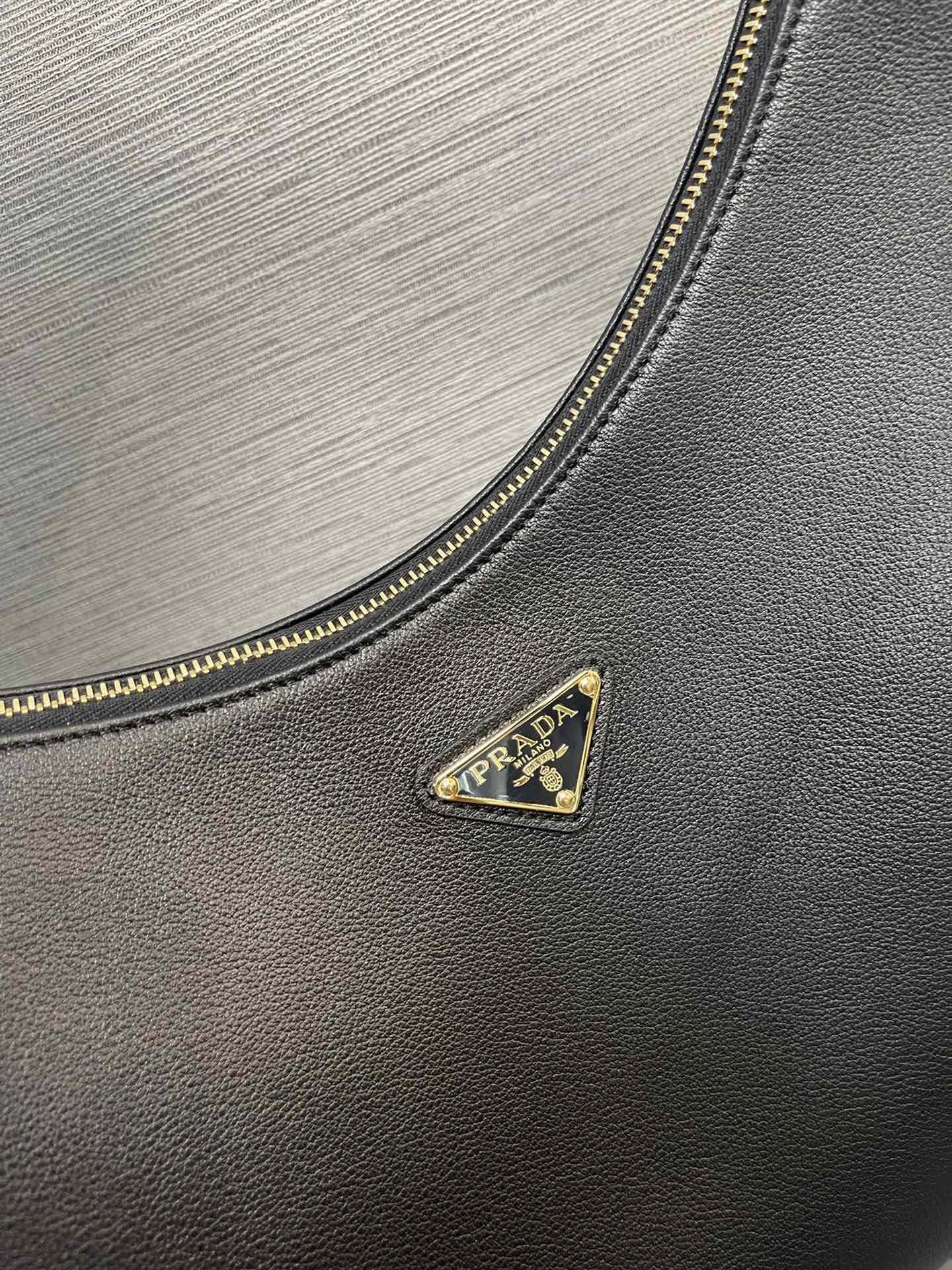 Prada Hobo Bags Stretchable 71660