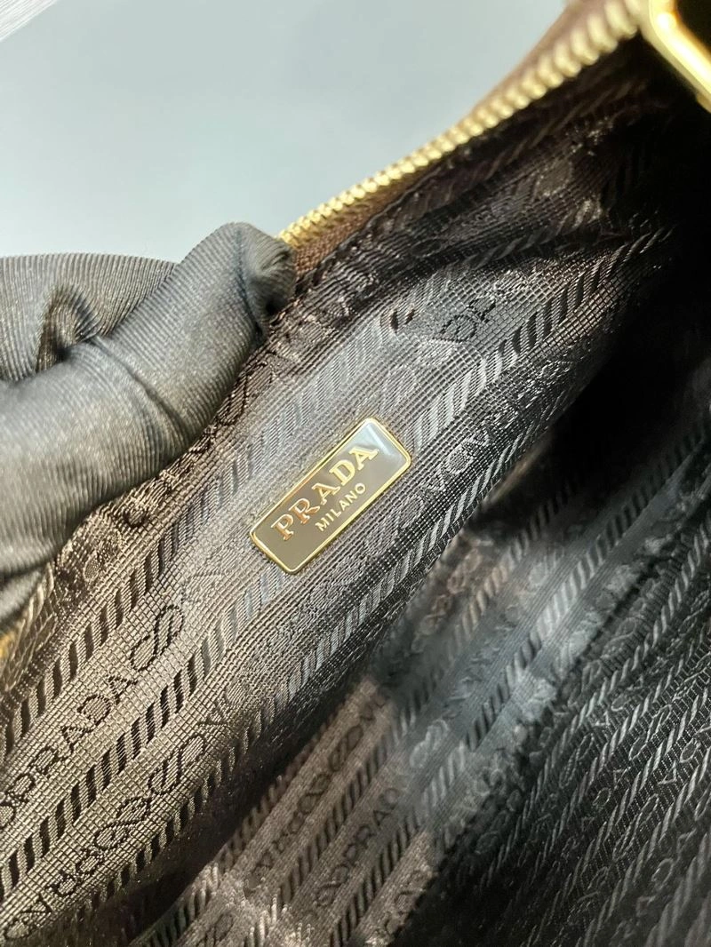 Prada Hobo Bags Elegant 66550
