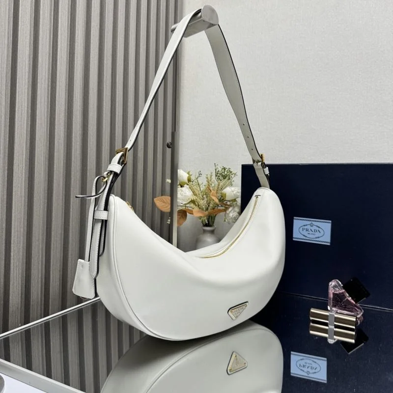 Prada Hobo Bags Modern 45218