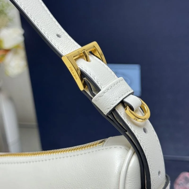 Prada Hobo Bags Modern 45218