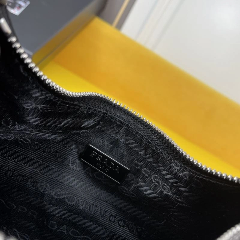 Prada Hobo Bags Vibrant 83112