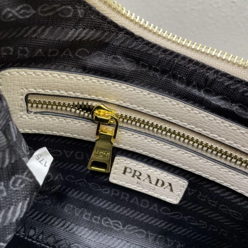 Durable Prada Hobo Bags 83047