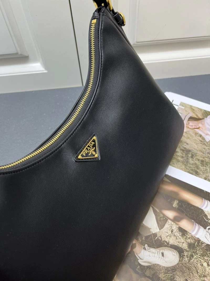Prada Hobo Bags Fashionable 83014