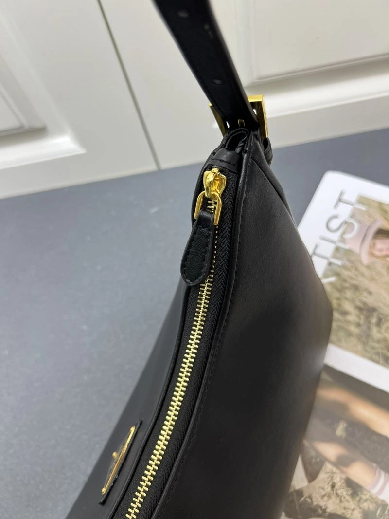 Prada Hobo Bags Fashionable 83014