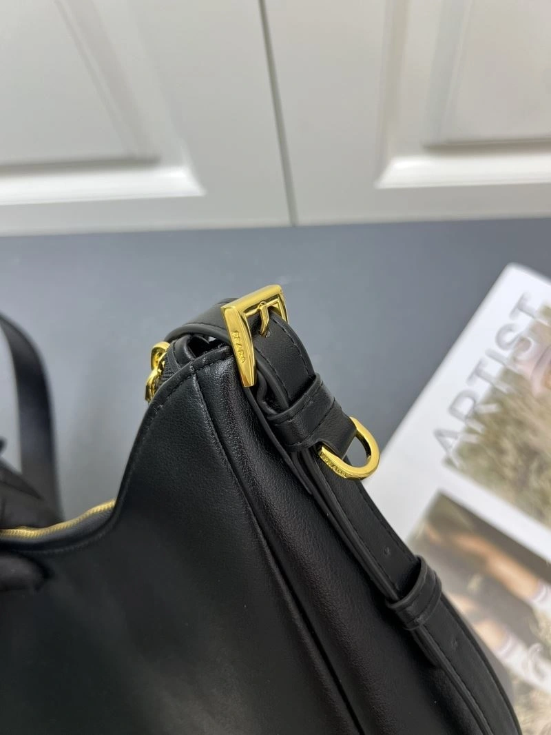 Prada Hobo Bags Fashionable 83014